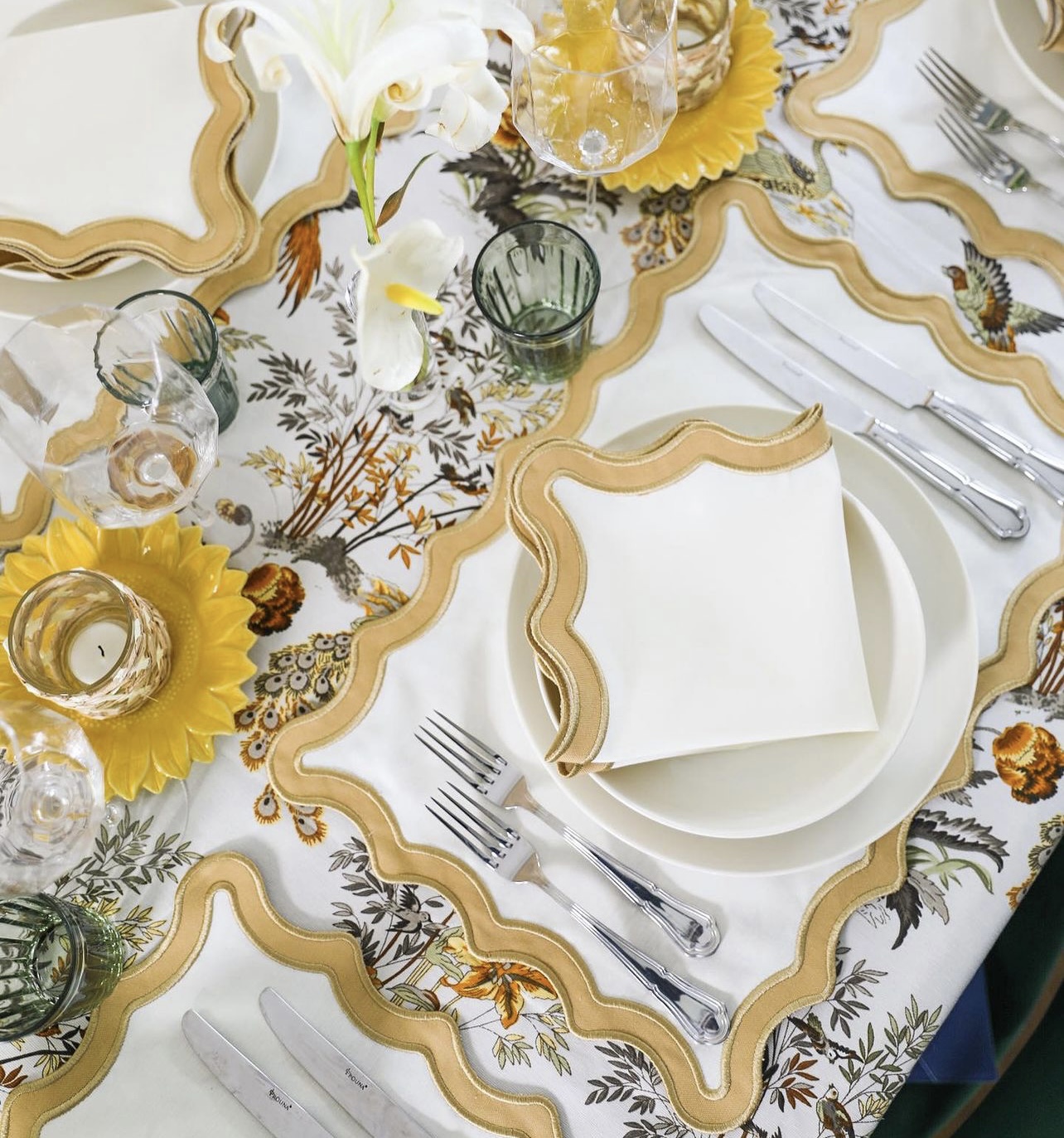 Top-quality napkin cloth produced by the renowned Strip Napkin Cloth Company for all occasions.