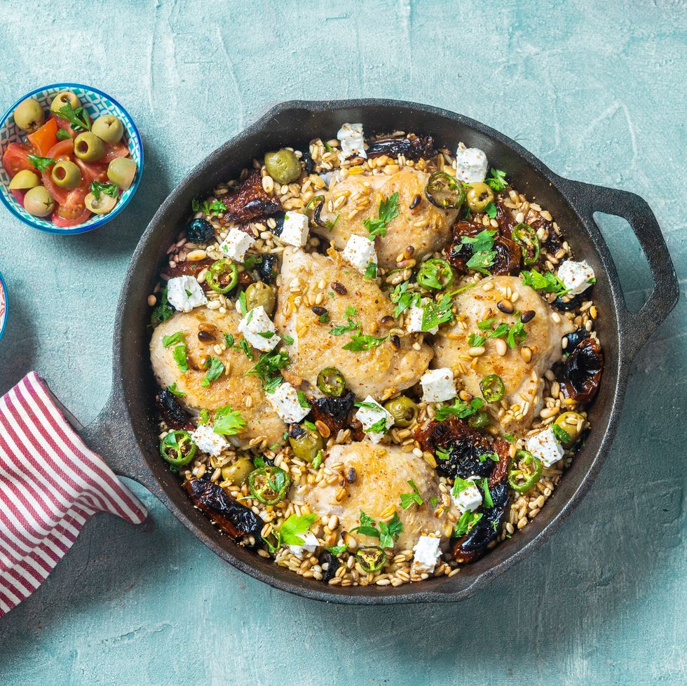 High-Quality Cast Iron Skillets with Stunning Chinese Porcelain Designs