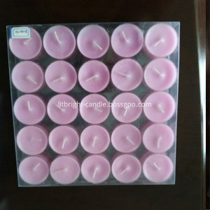 Aroma candles with fruit perfumes