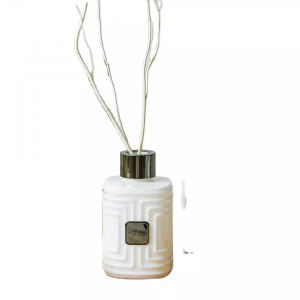 Wholesale Luxury Private Label Fragrance Aroma Reed Diffusers and Scented Candle Gift Set