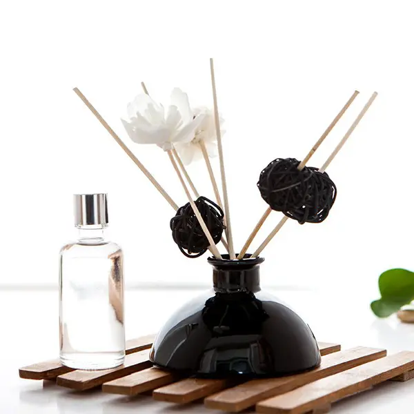 Indulge in the Sweet Aroma of Salted Caramel Reed Diffuser for a Cozy Atmosphere