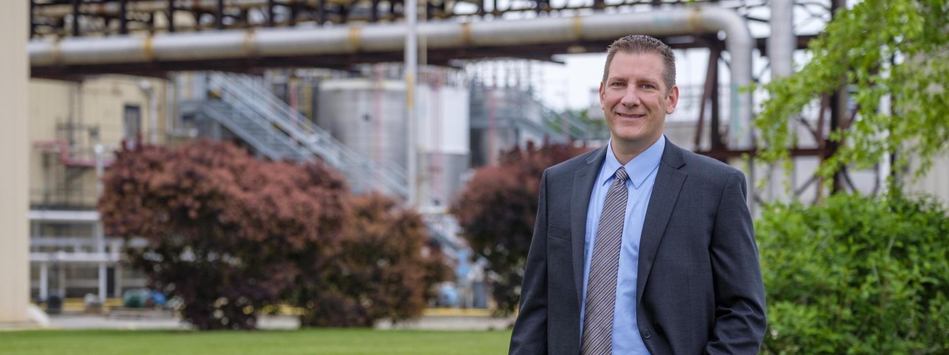 how much do pharmaceutical sales make