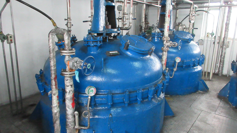 how to start a pharmaceutical company