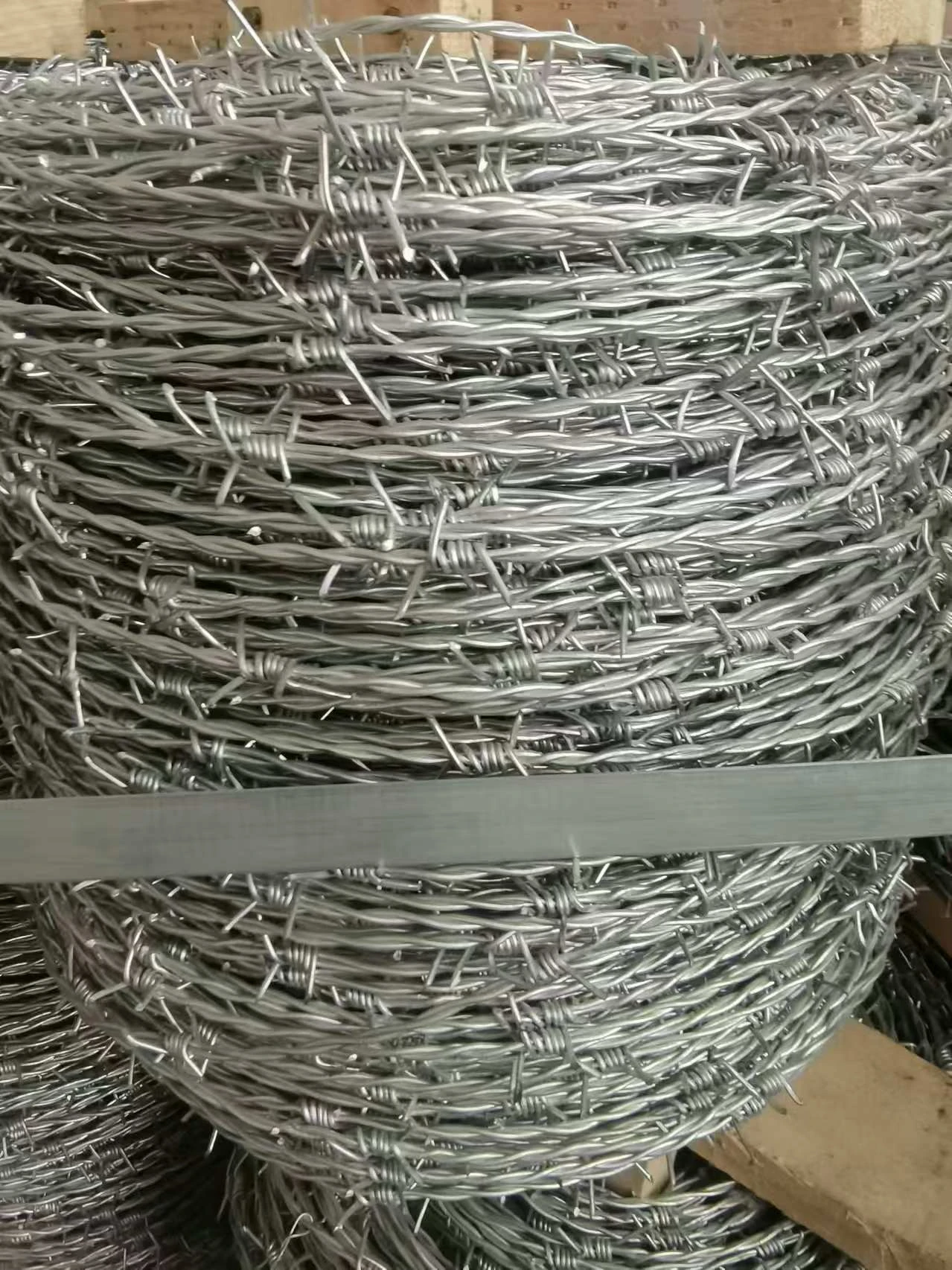 Barbed Wire Spiral Fencing