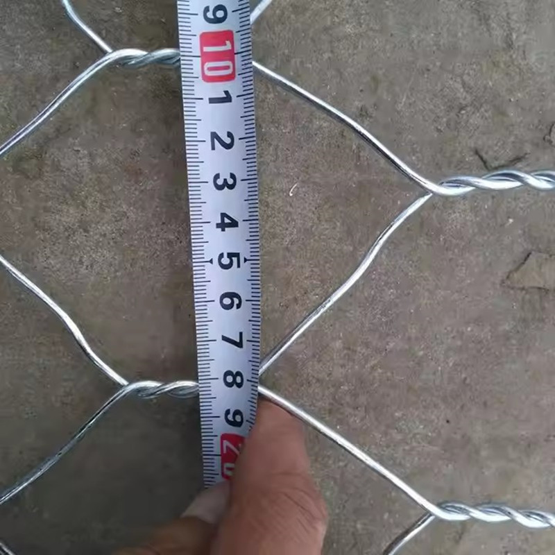 Strong Double Twisted Hexagonal Gabion Mesh Roll: Erosion Control