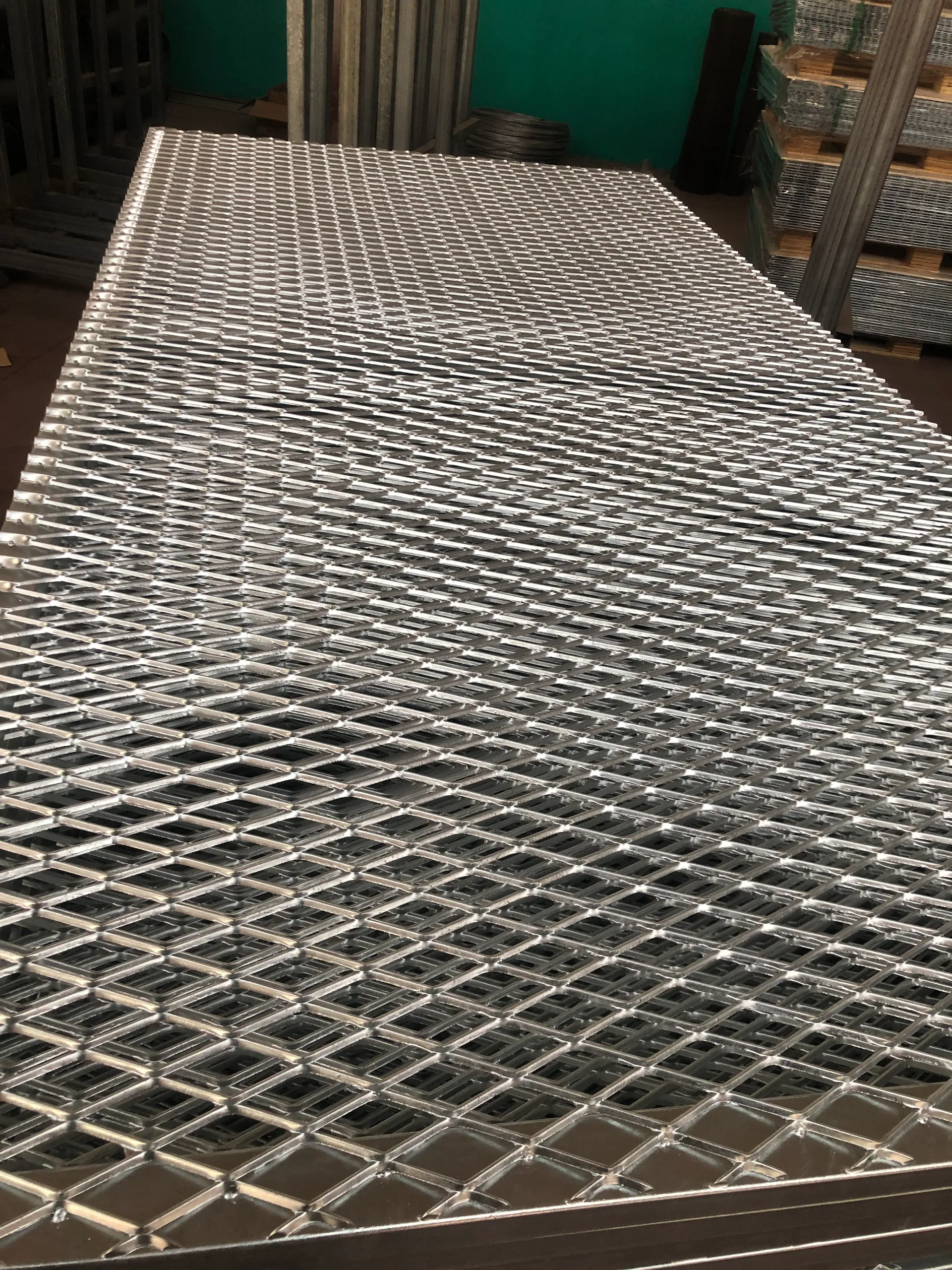 Choose Galvanized Expanded Metal Mesh