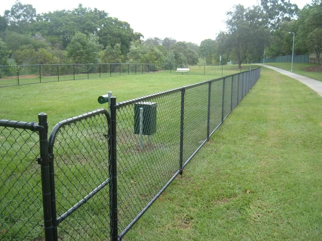 Choosing the Right Chain Link Wire Mesh Fence for Outdoor Durability: A Guide to Coatings and Maintenance