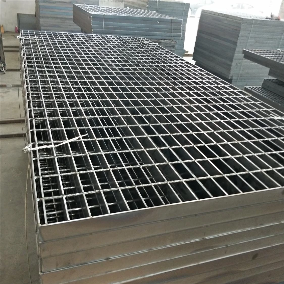 Benefits of Hot Dipped Galvanized Steel Grating