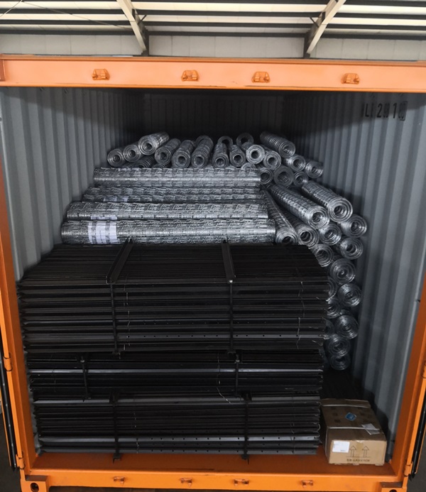Galvanized Farm Field Fence loading