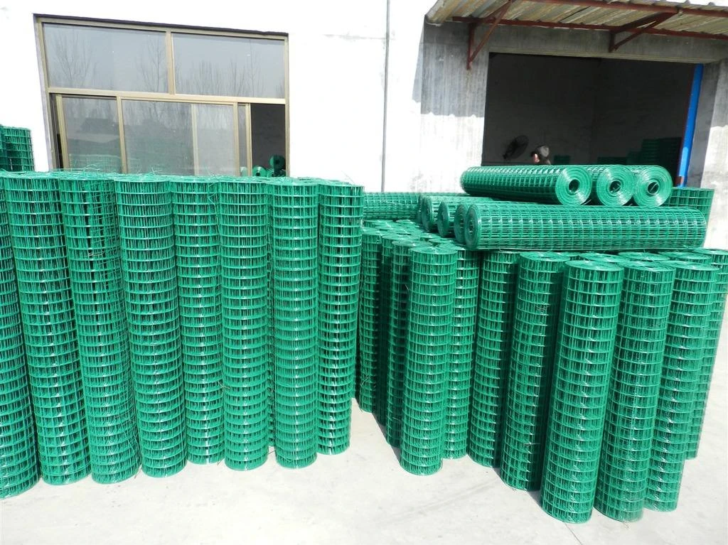 Characteristics and Advantages of Welded Wire Fencing Rolls