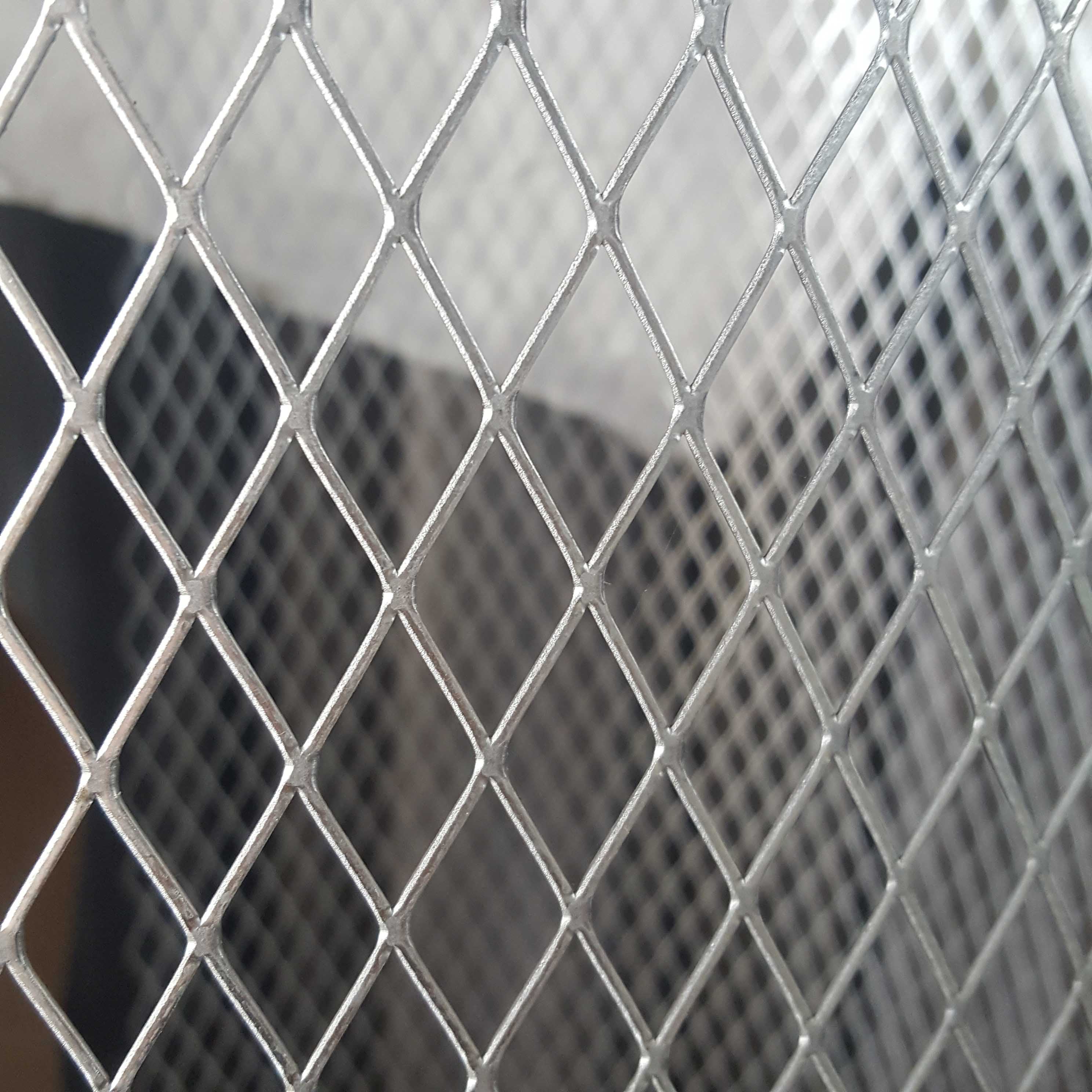 Galvanized/PVC Coated Expanded Metal Mesh Roll/Sheet