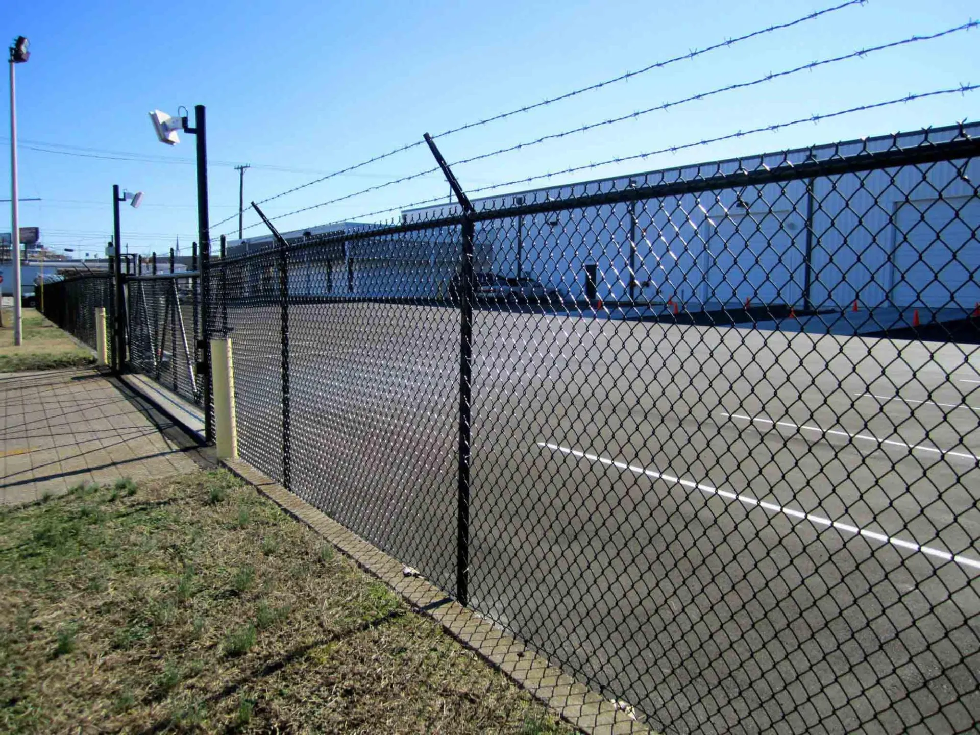 Characteristics and Advantages of Chain Link Wire Mesh Fence