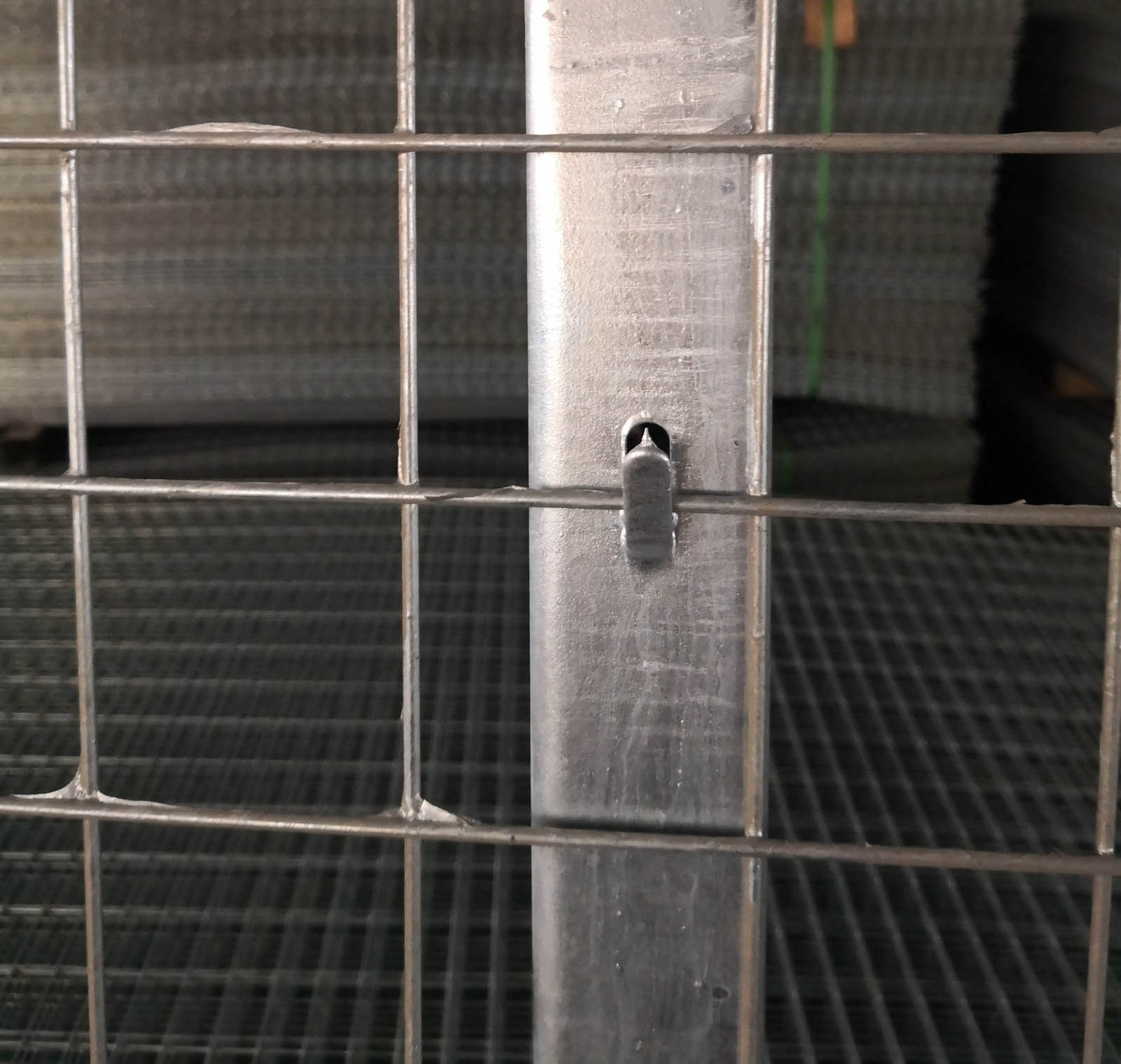 Cerca de Malha Chain Link Galvanizada - Durabilidade e Segurança