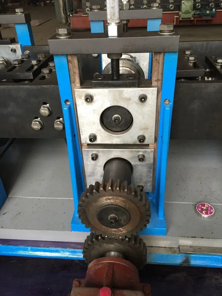 Composite Floor Deck Forming Equipment for Efficient Construction and Structural Support Solutions