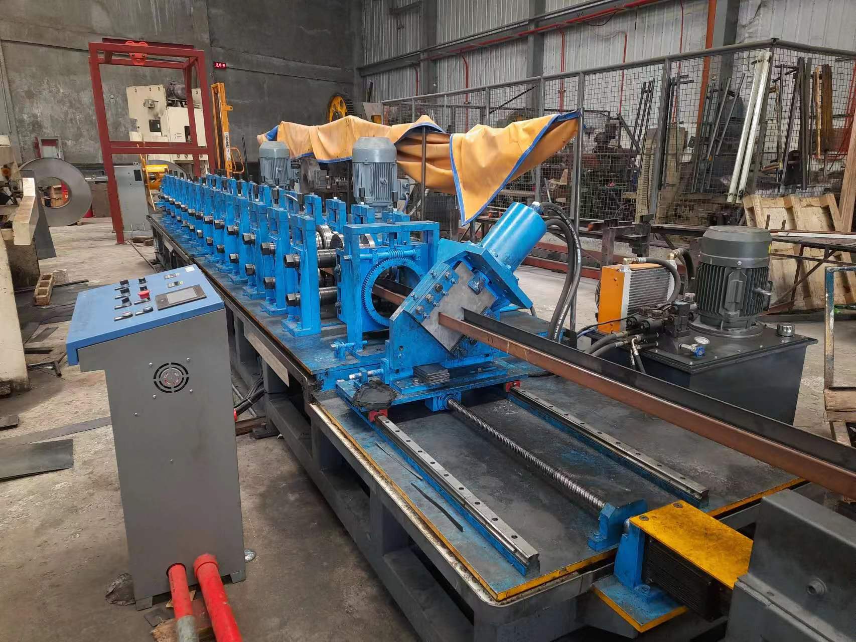 Automaticlly Box hug beam roll forming machine for Philippine customer