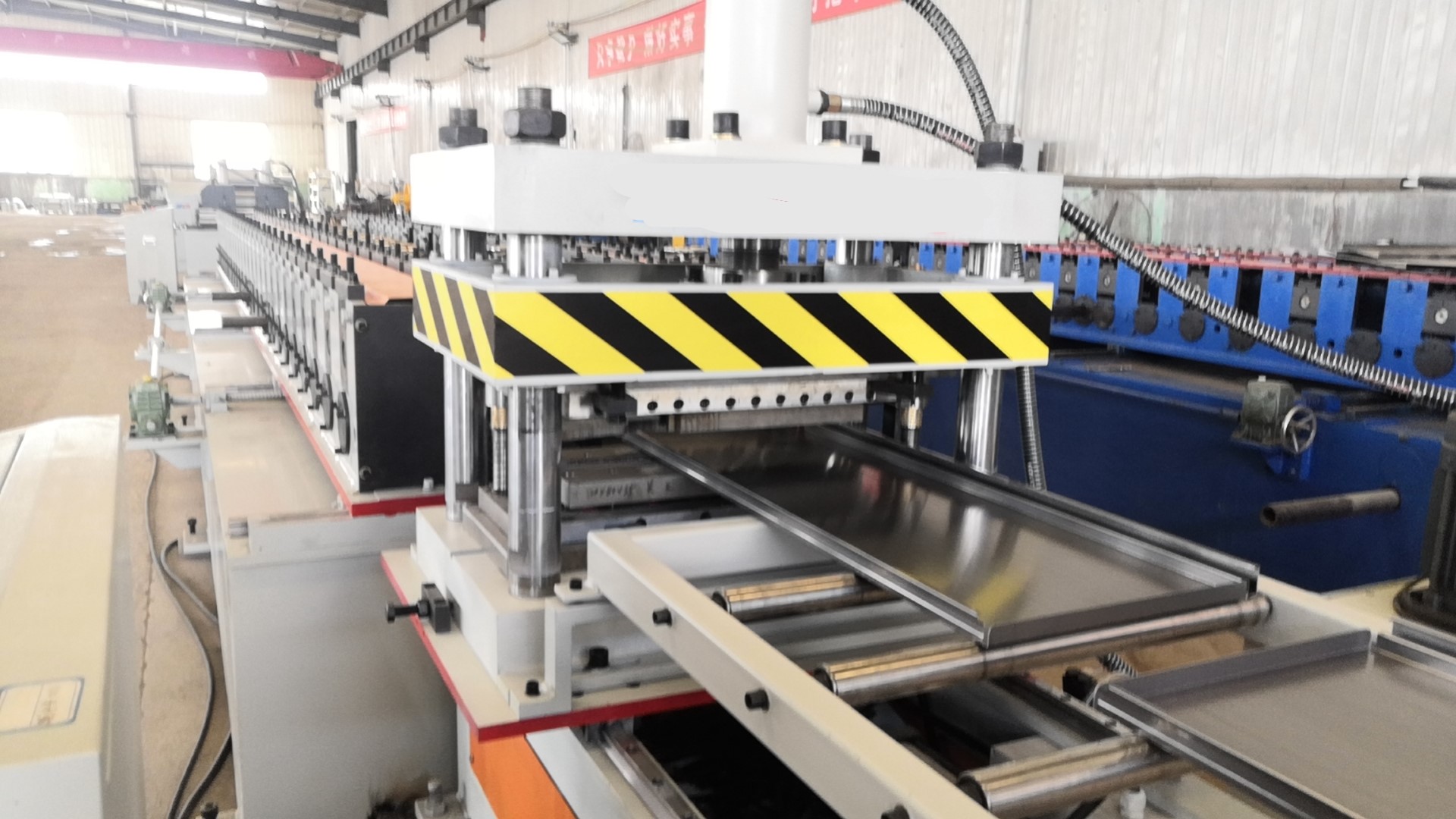 Cold Bending Roll Forming Equipment for Efficient Metal Shaping and Customization Solutions Cold Bending Roll Forming Equipment for Efficient Metal Shaping and Customization Solutions