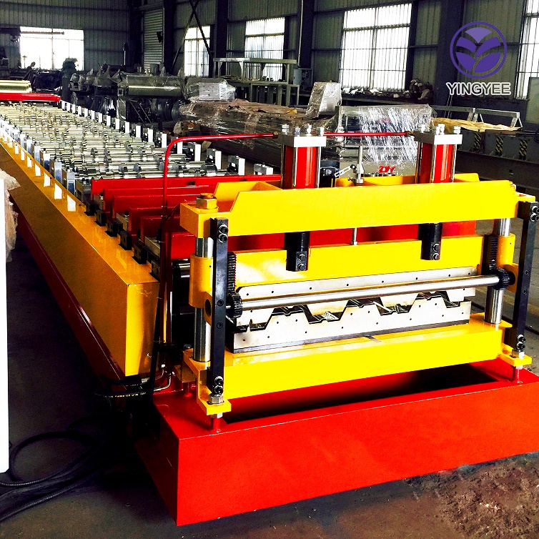 Floor deck roll forming machine