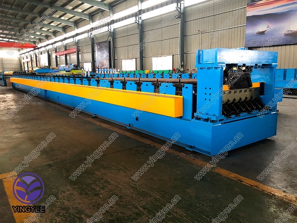 Floor deck roll forming machine