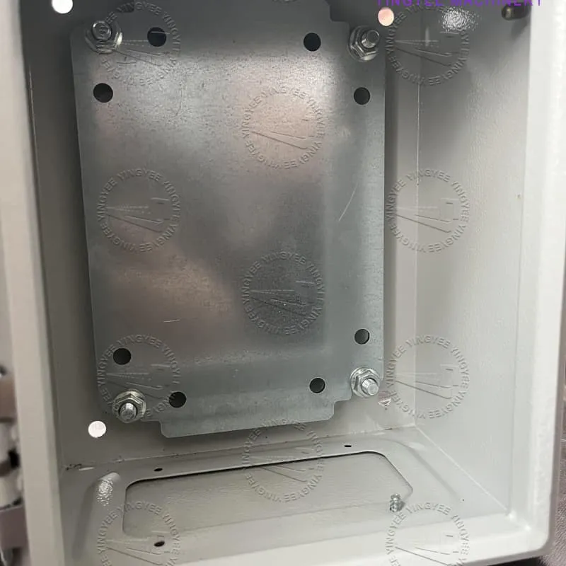 Door back installation panels machine