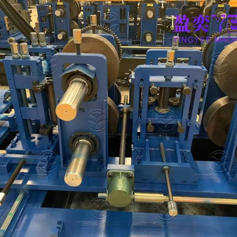 CZ purlin touch screen forming machine