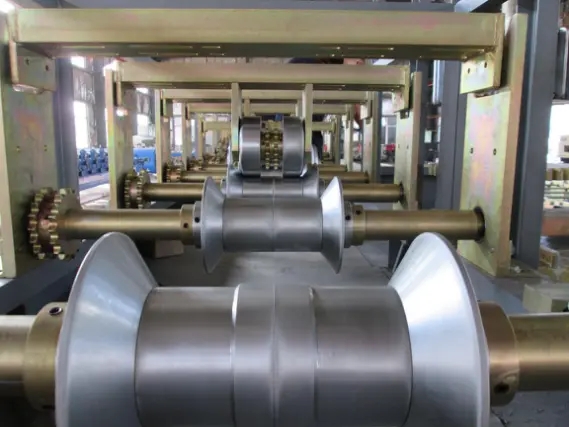 Maskine til fremstilling af bølgepapplader i høj kvalitet og effektivitet