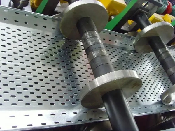 Kina Gutter Formmaskin för Precision och Effektiv Produktion