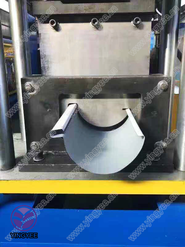ceiling panel rolling machine