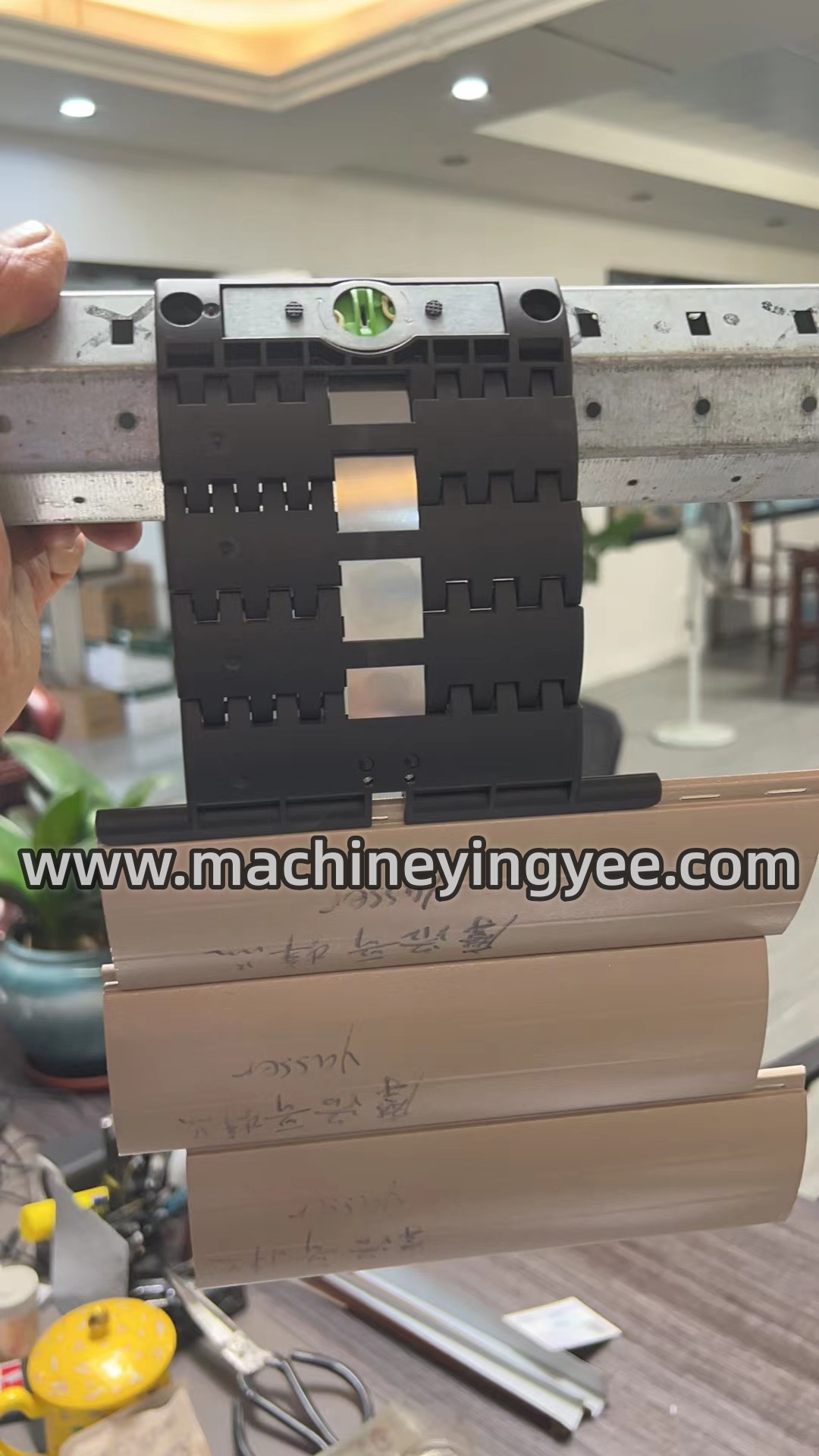 Оборудование для производства черепицы, профилированных листов и стеновых панелей