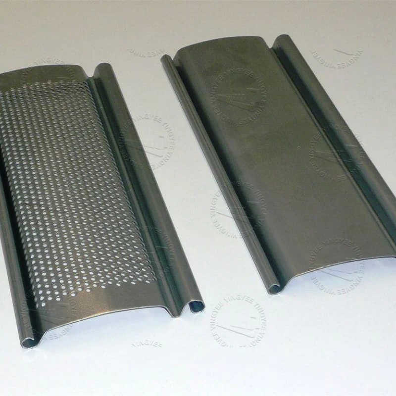 roller shutter door forming machine