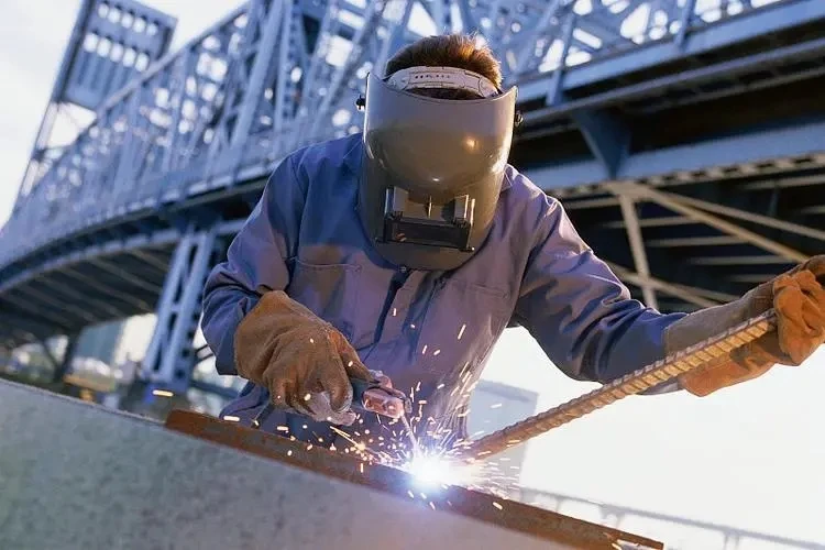 Only welders are allowed to perform welding work