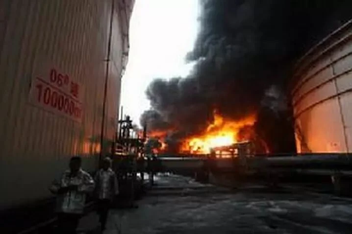 A welder's arc caused an explosion in the stern compartment